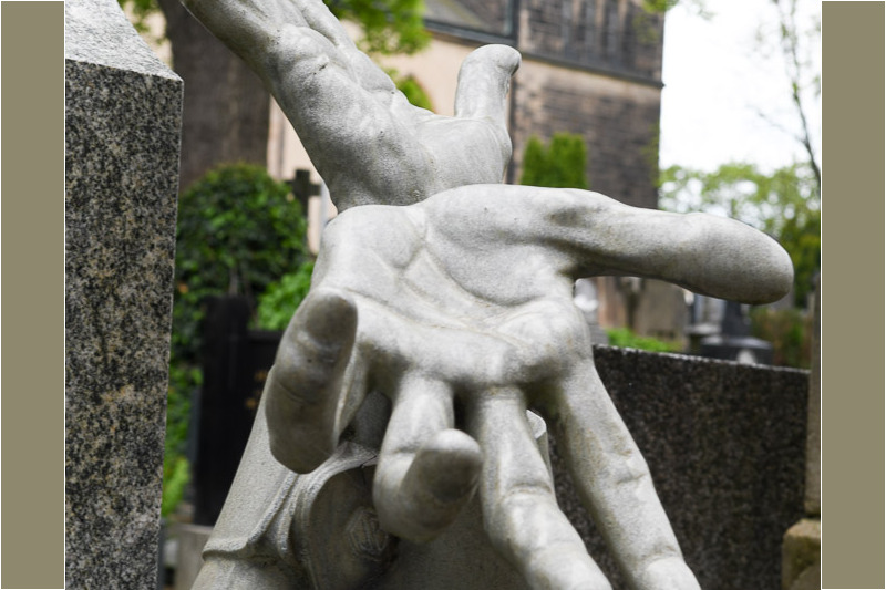 Skulptur mit Händen