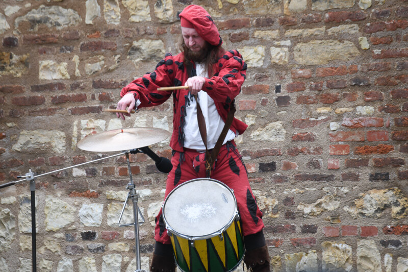 Trommler in historischer Tracht